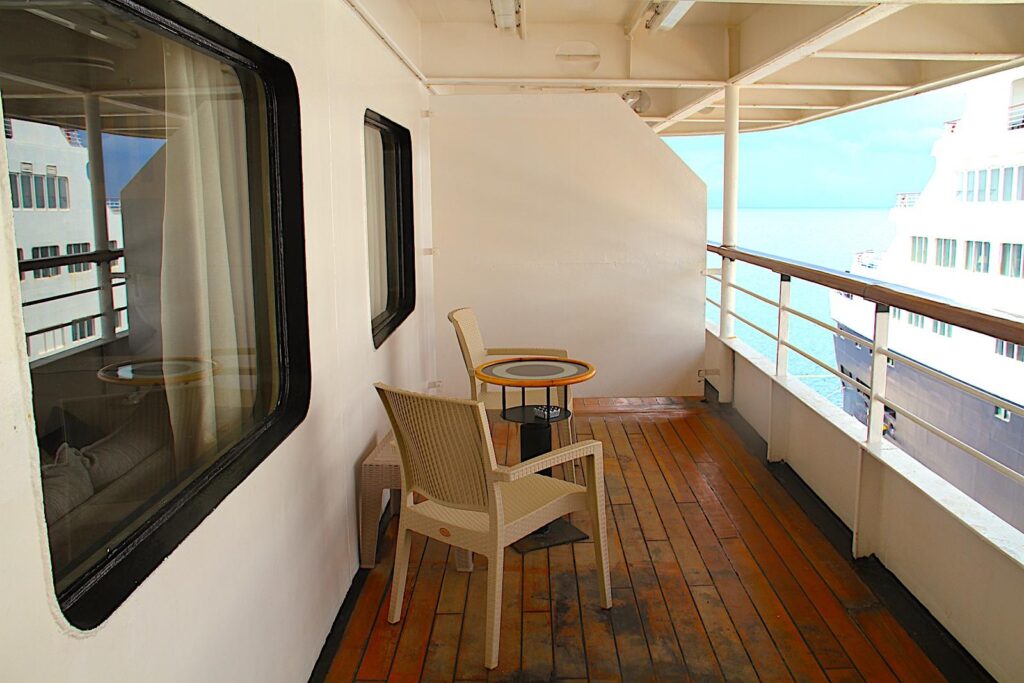 MV Gemini Cat 10 Cabin Junior Suite Balcony