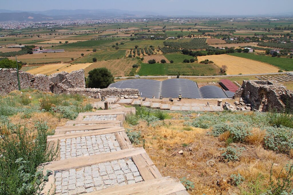 Metropolis Fortress & View Across Torbalı Plain