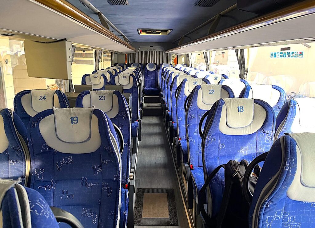 Çeşme Seyahat Coach Seating