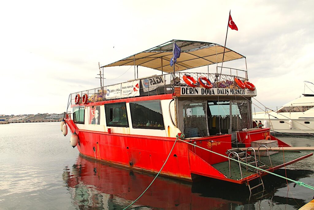 Derin Doğa Dalış Merkezi, Çeşme Waterfront