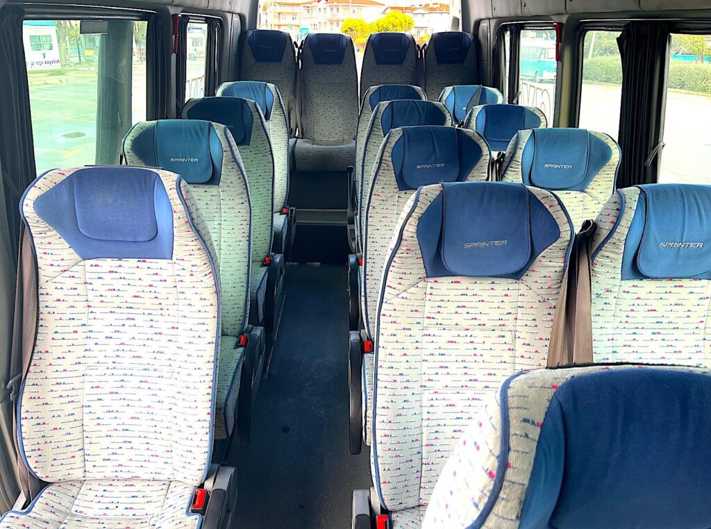 Inside Çeşme Havaş - 29 seats