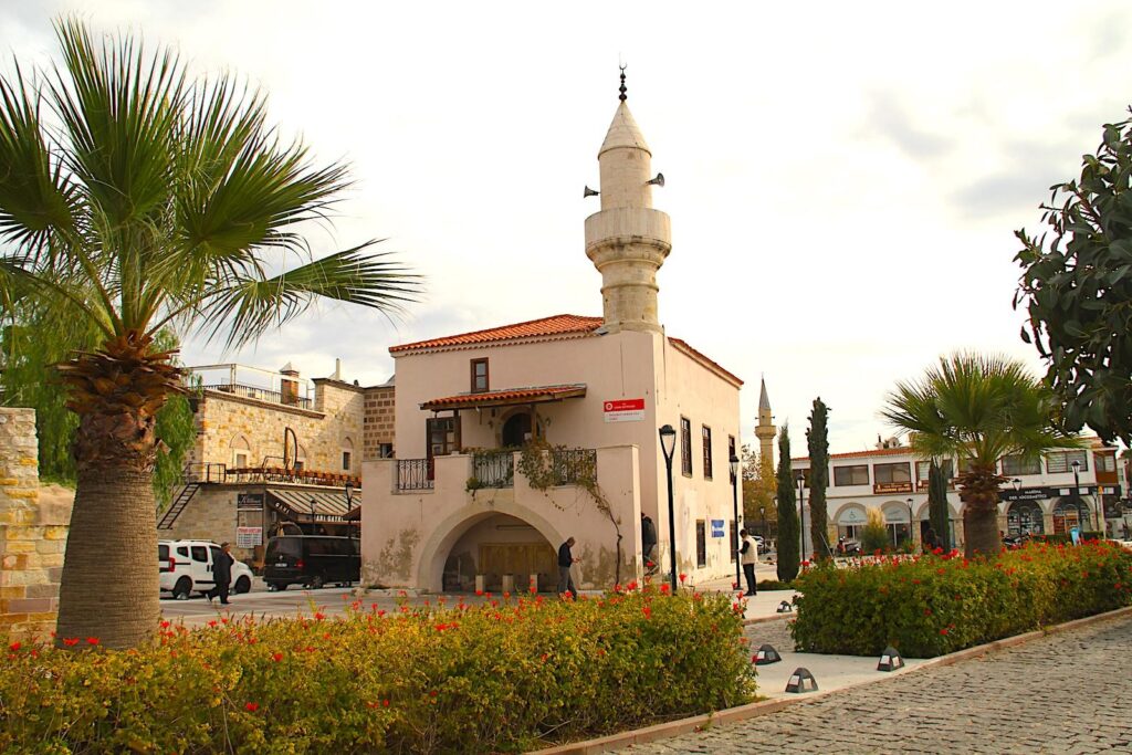 Osman Ağa Mosque - Çeşme mosque