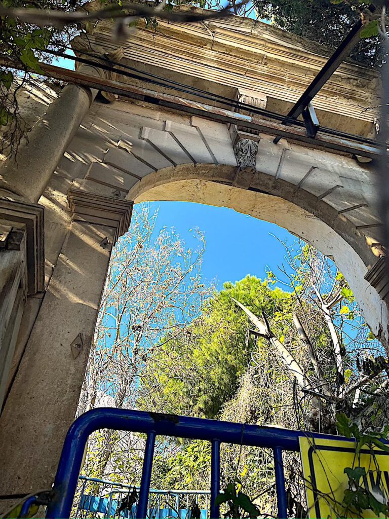 Church Gate: Fountains of Çeşme