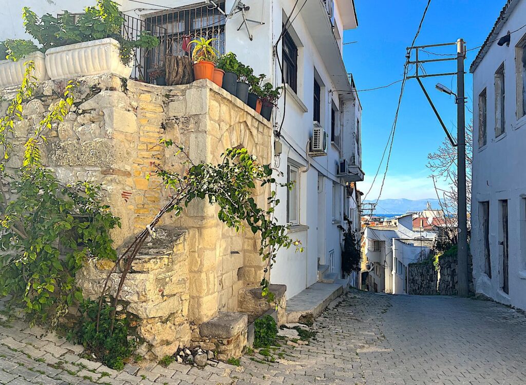 Murabutzade Fountain (Pictured in 2025)