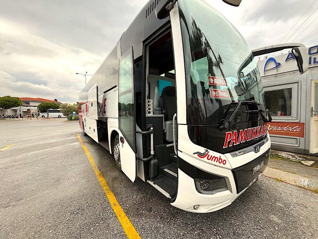 Çeşme-Istanbul Pamukkale (Jumbo) Coach