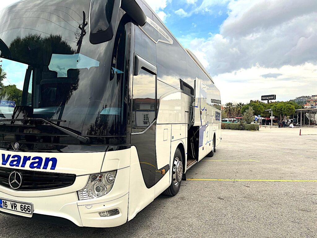 Çeşme-Istanbul Varan Coach