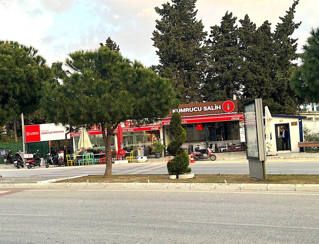 Coach Stop in Çeşme Centre