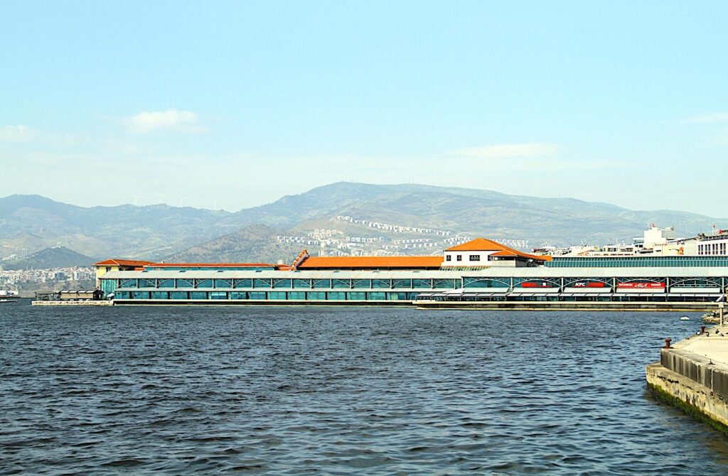 Izmir Attractions - Konak Pier