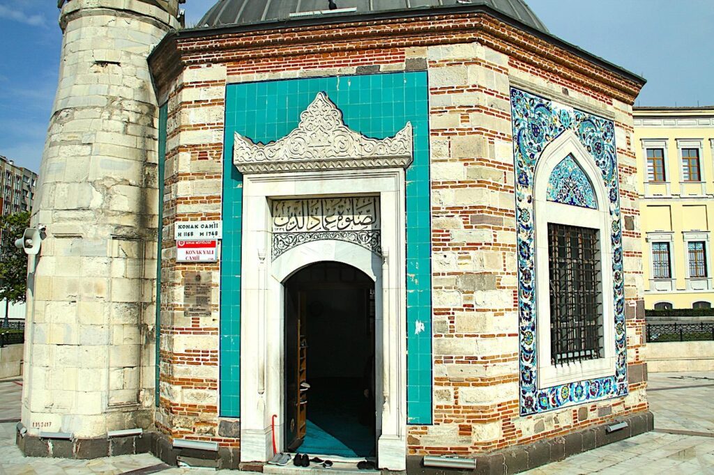 İzmir Religious Buildings - Yalı Mosque