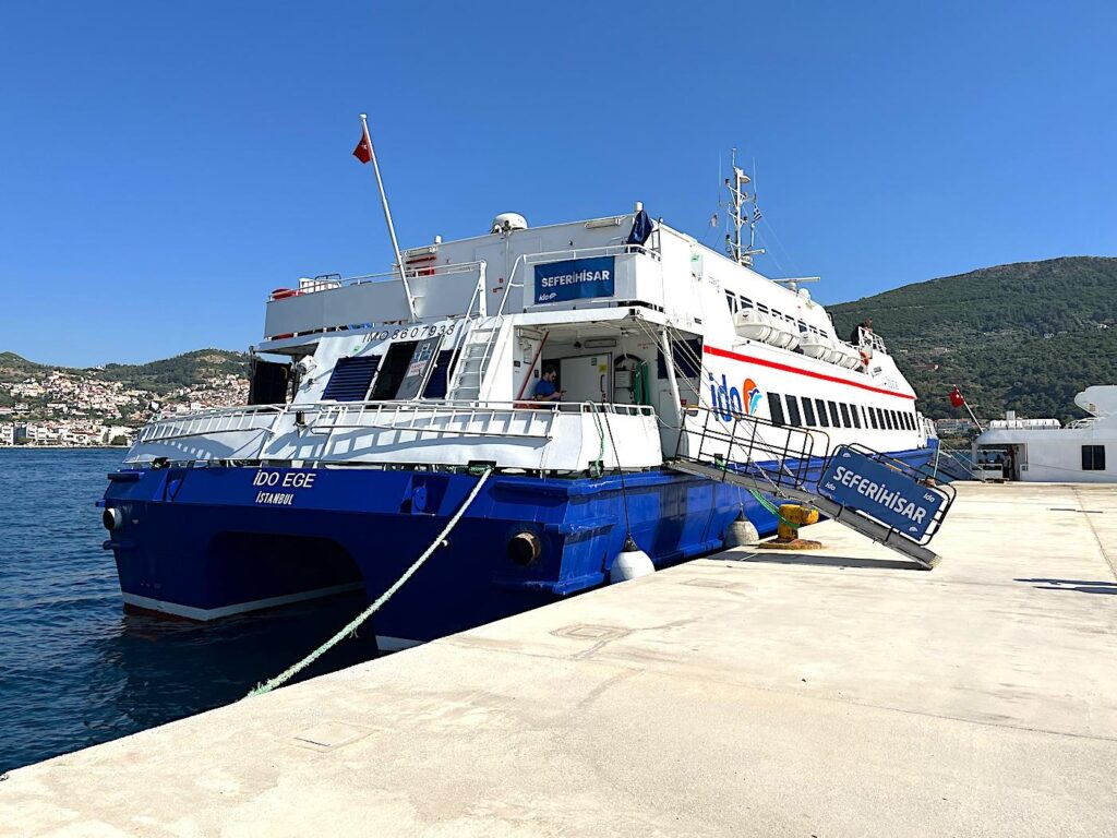 İDO Seferihisar Ferry at Samos Vathy Port 