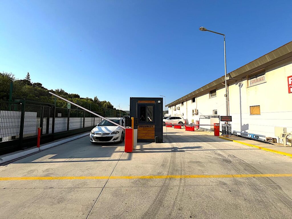 İDO Ferry Terminal Entrance & Parking