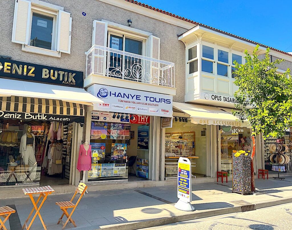 Hanye Tours Çeşme Travel Office on Atatürk Boulevard in the Centre of Town