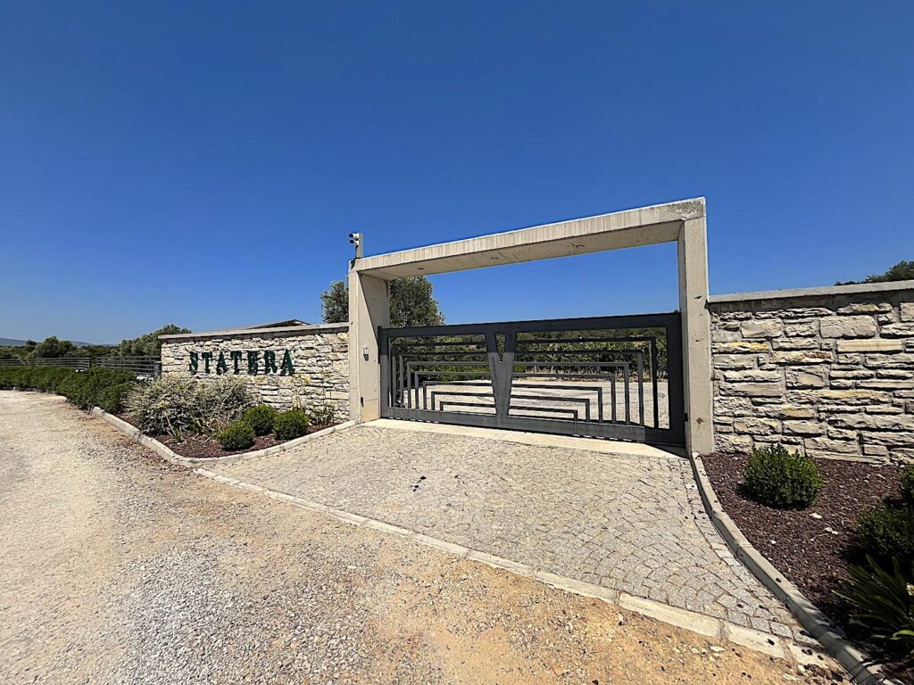 Statera Vineyards Entrance