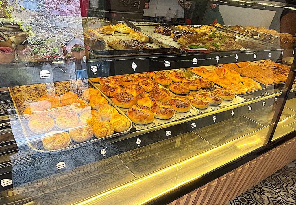 Çeşme Dessert - Boyoz & Other Pastries