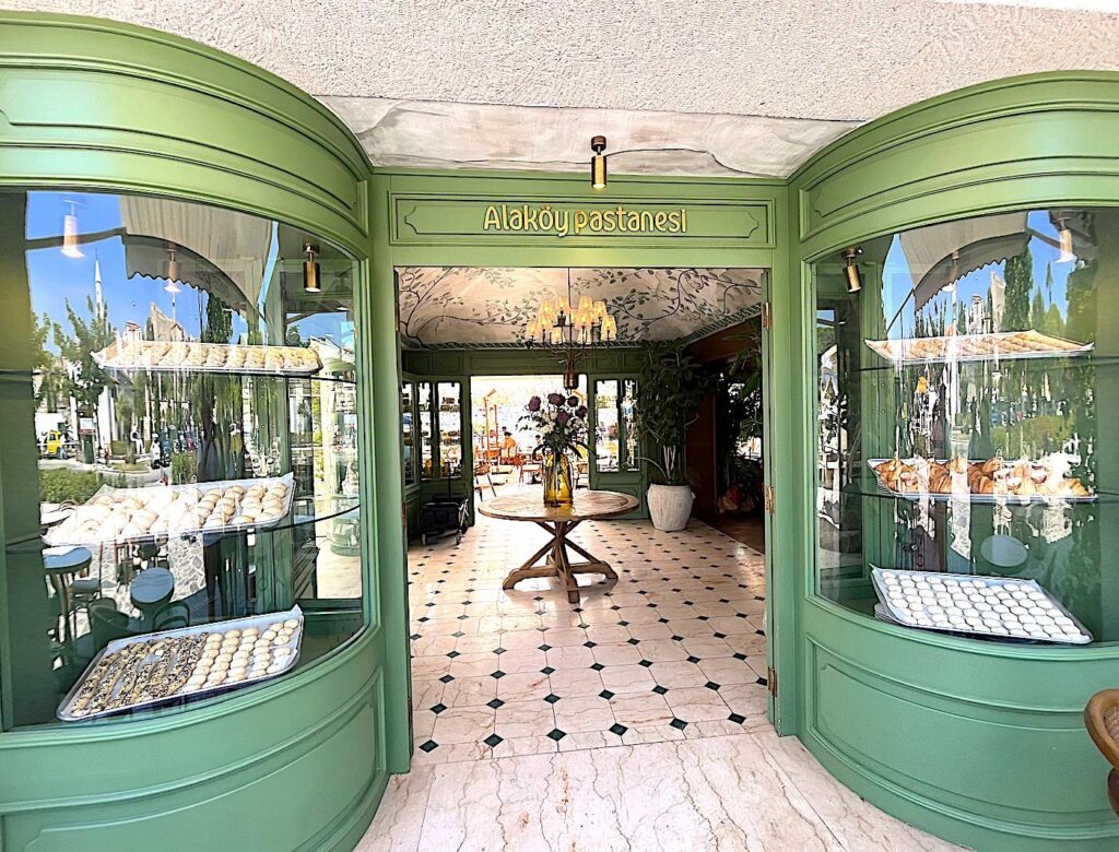 Alaköy Pastanesi, Çeşme Marina