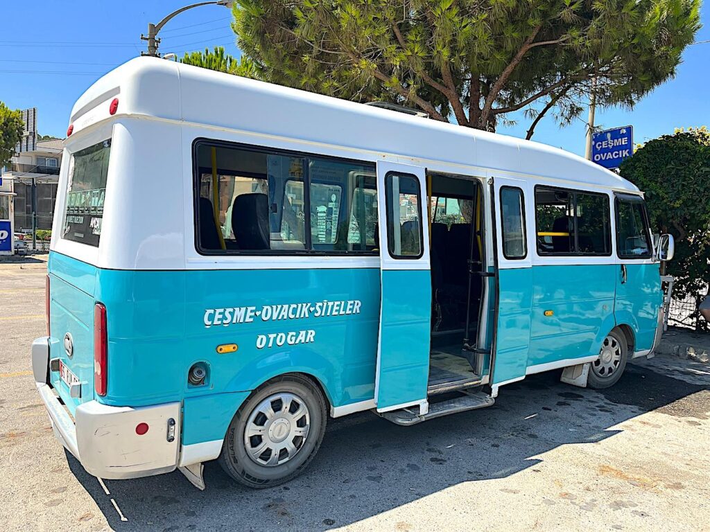 The Çeşme - Ovacık Dolmuş at Çeşme Otogar
