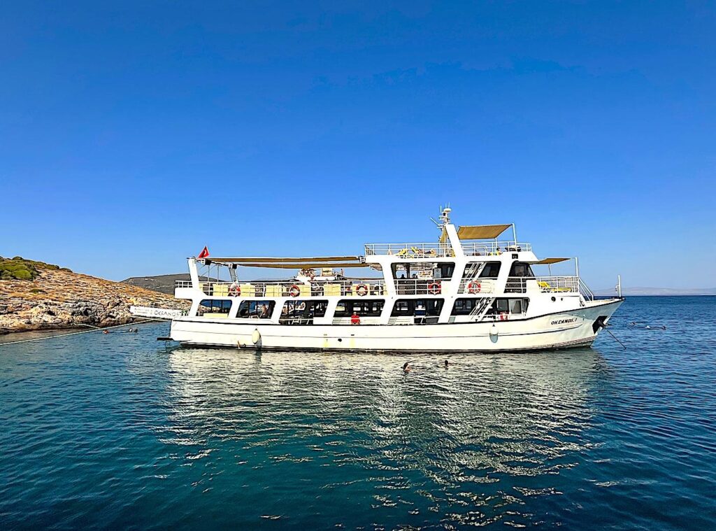 Çeşme Boat Trips - Okeanos