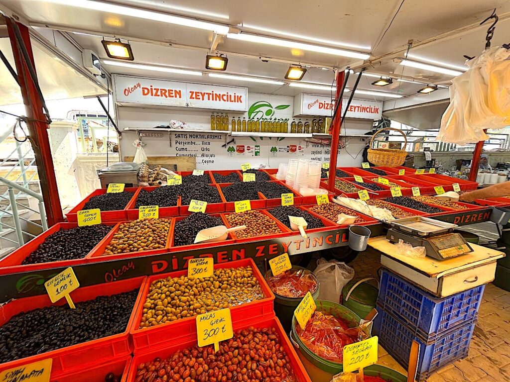 Çiftlikköy Market Olives