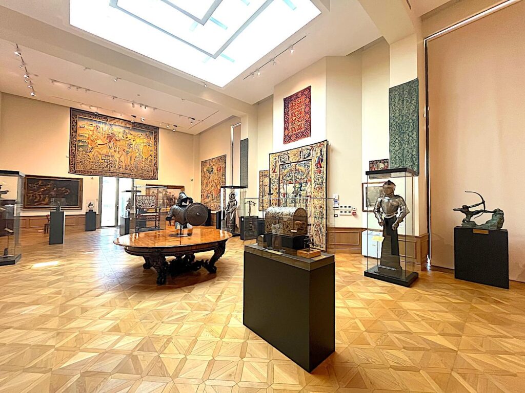 Upper Floor - Arkas Sanat Urla