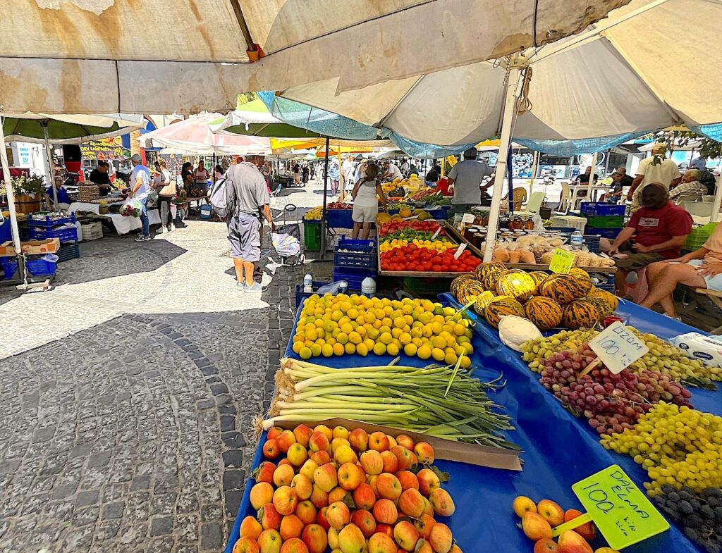 Çeşme Wednesday Market